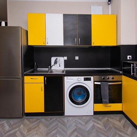 The Yellow Appartment Sofia Exterior photo